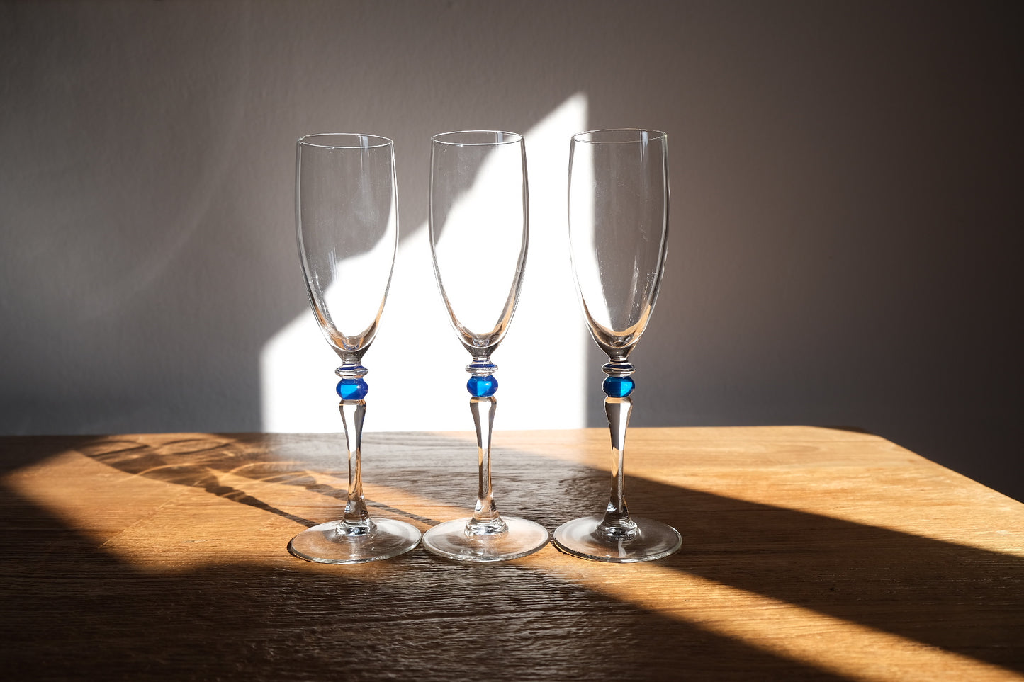 3 vintage Luminarc champagne/cava flutes