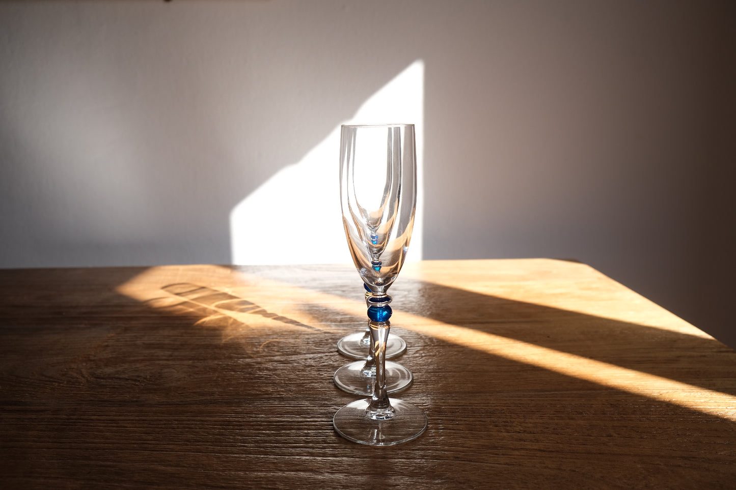3 vintage Luminarc champagne/cava flutes