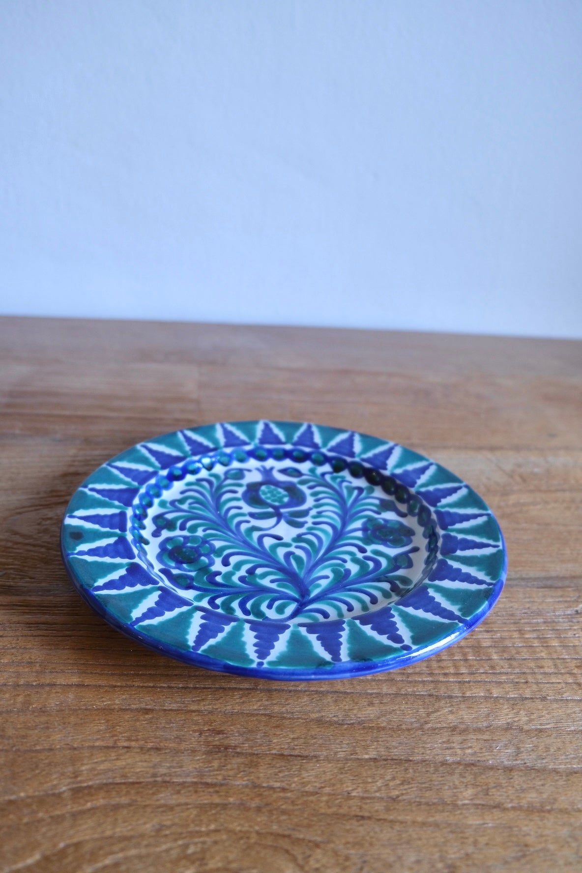 Traditional Fajalauza ceramic plate