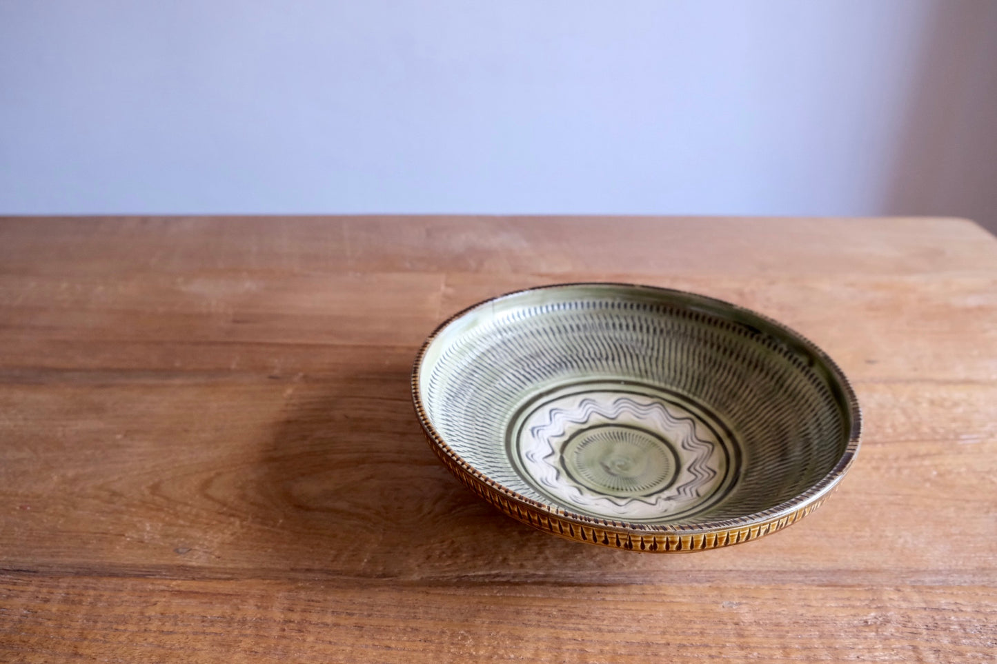 Onta-yaki 小鹿田焼 hand-made serving bowl