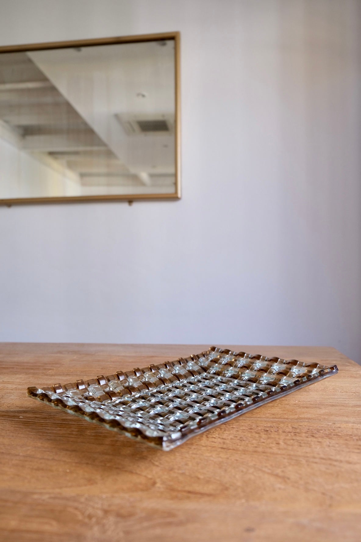 Retro two-tone woven glass tray