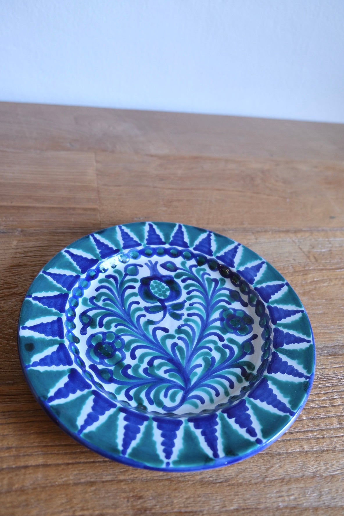 Traditional Fajalauza ceramic plate