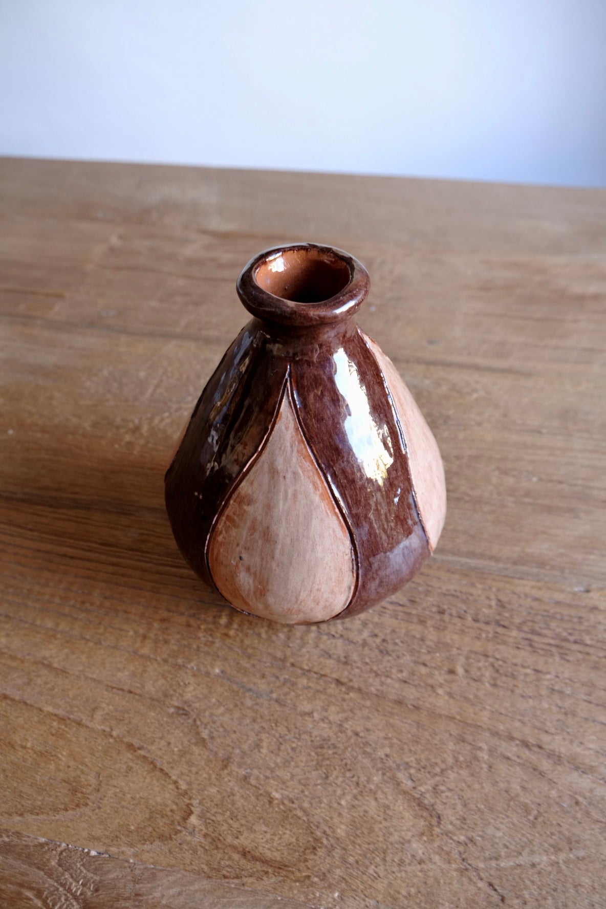 Glazed drop-shaped vase