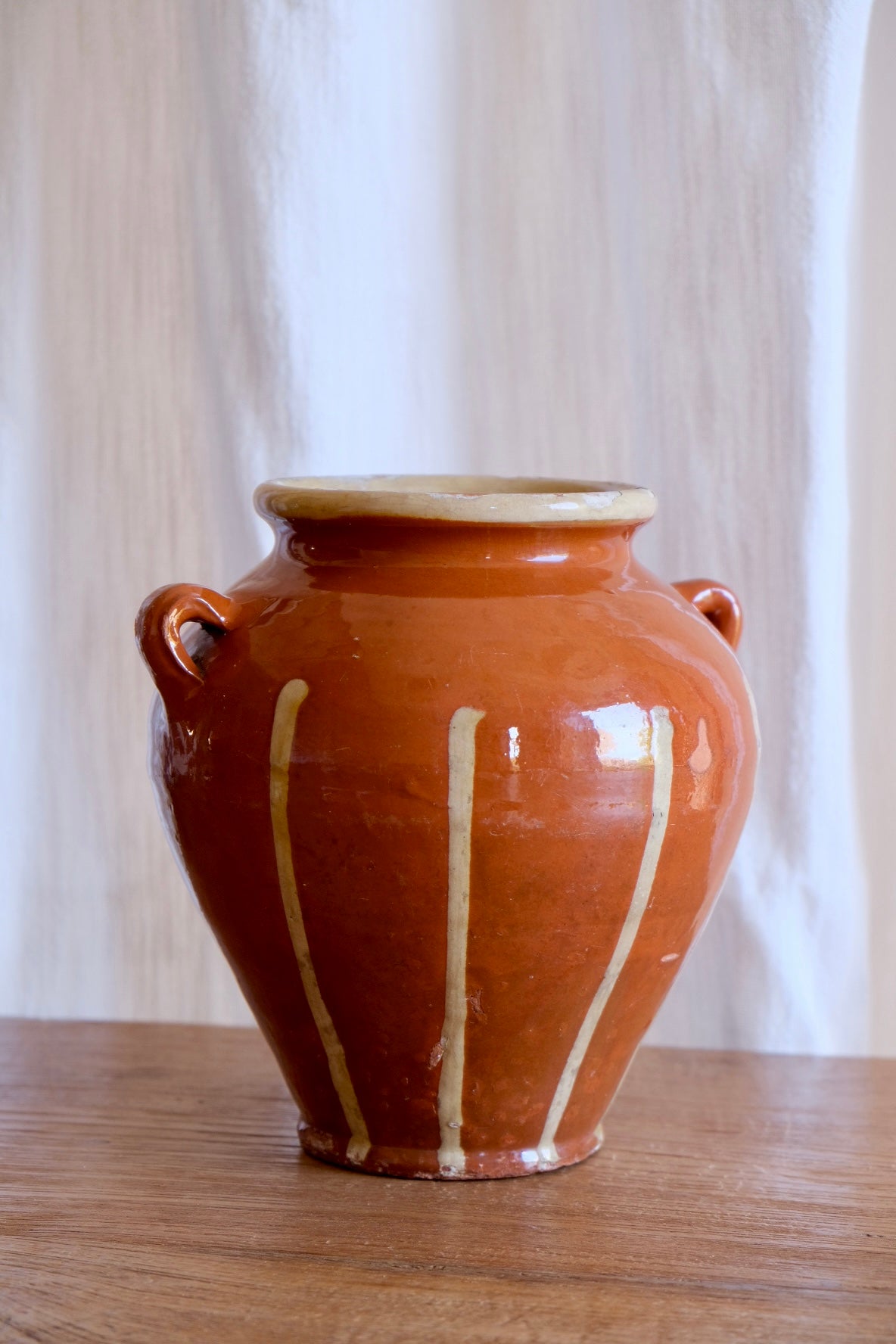 Two-handled earthenware vessel