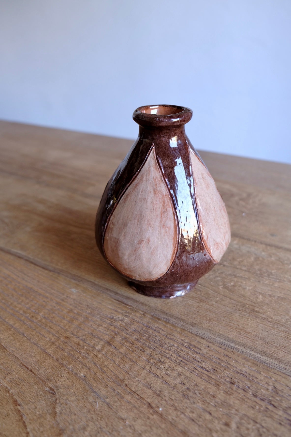 Glazed drop-shaped vase