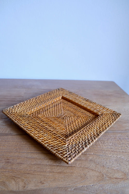 Hand-woven square rattan tray