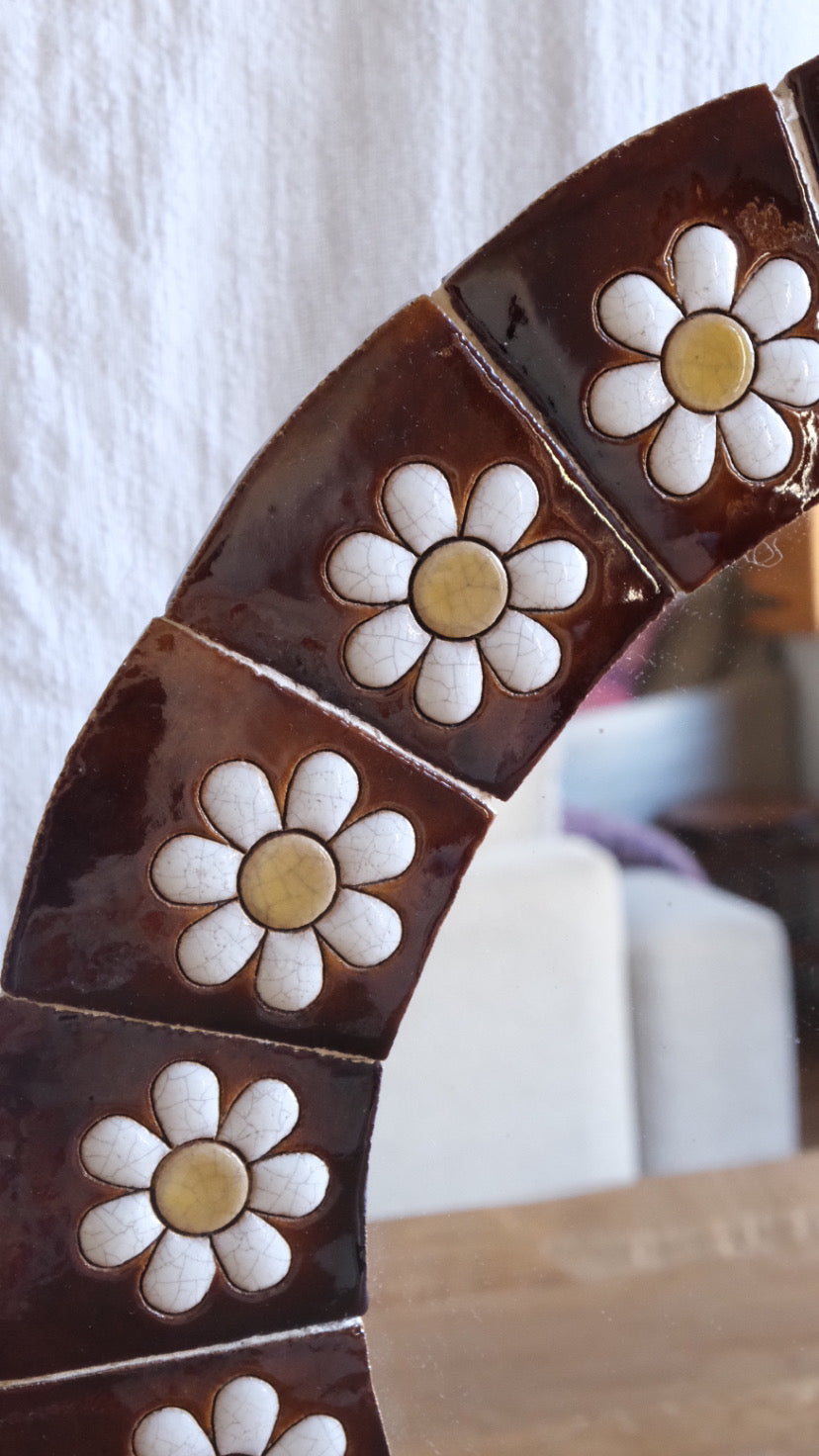 Ceramic mirror with white daisies, Spain