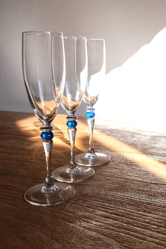 3 vintage Luminarc champagne/cava flutes